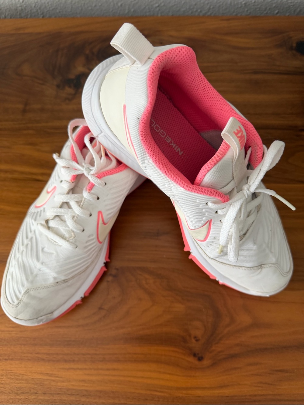 Nike Women’s Golf Shoes Explorer 2 Pink & White Size 8 Spikeless Lace up.